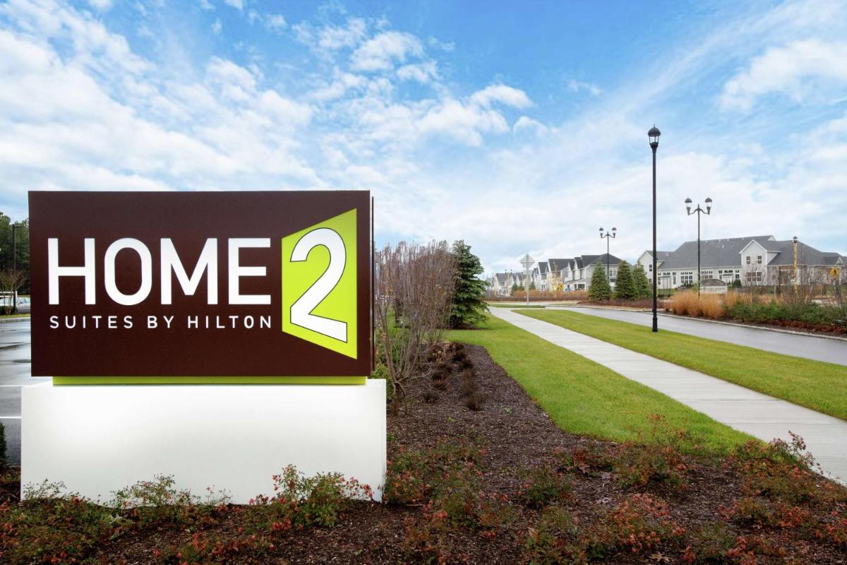 Home2 Suites by Hilton Long Island Brookhaven - Housity