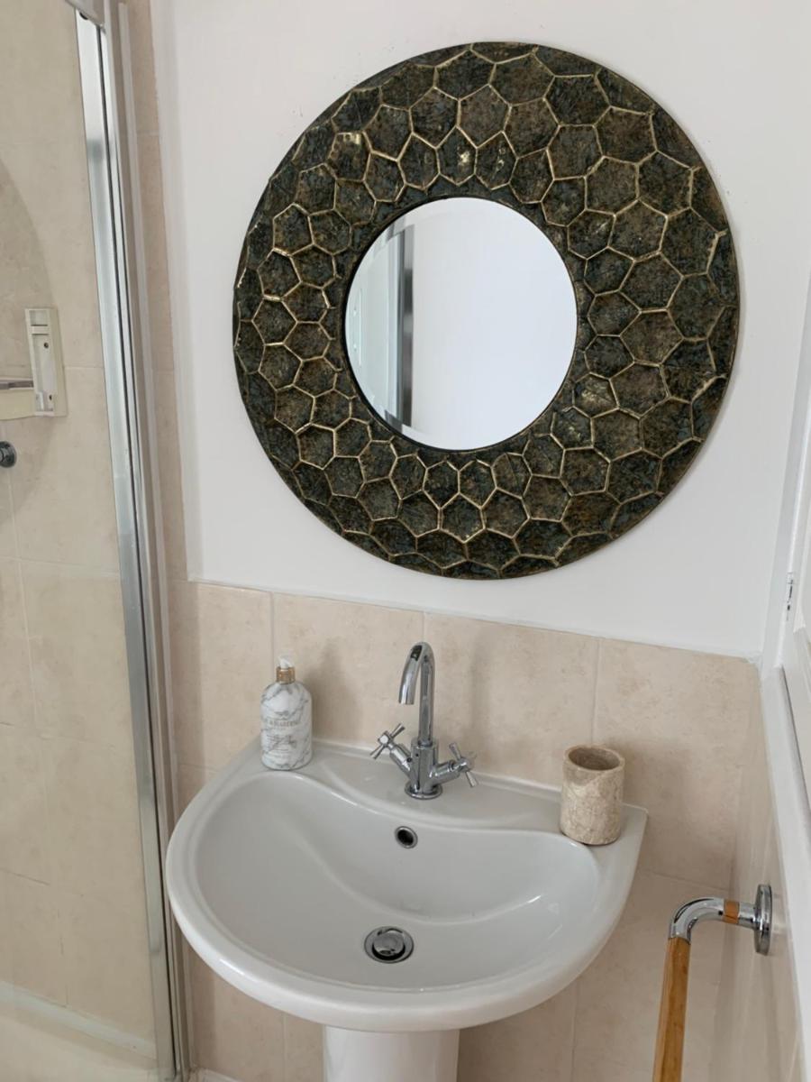 The Apartment, Bridge House - Housity