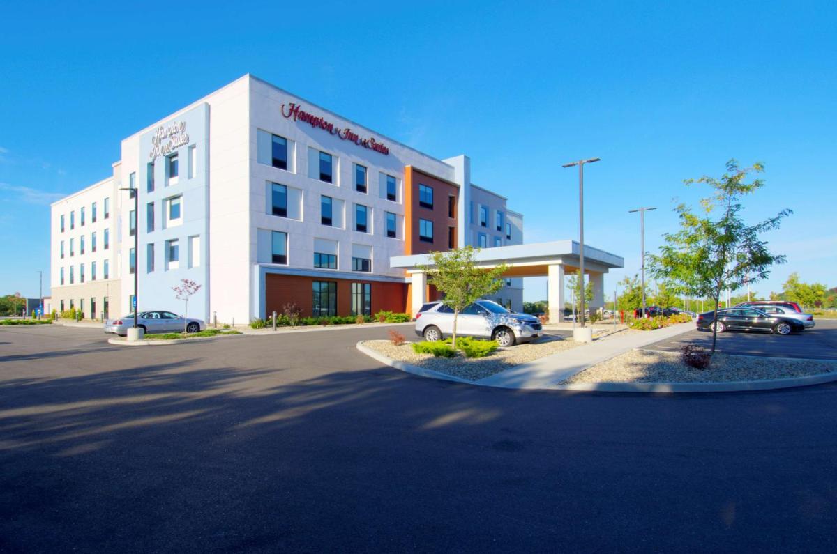 Hampton Inn & Suites Portland West - Housity