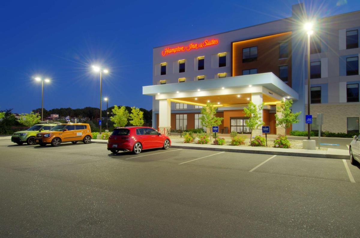 Hampton Inn & Suites Portland West - Housity