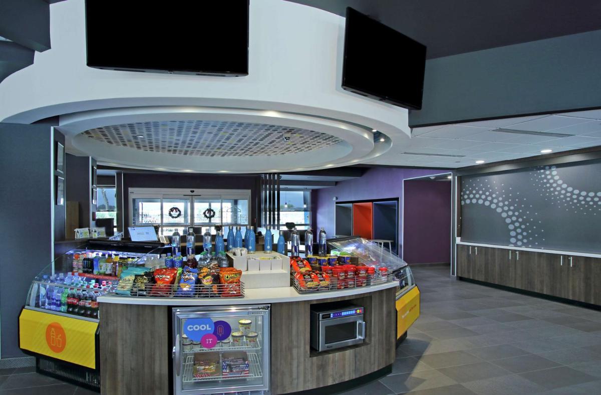 Tru By Hilton Mobile - Housity