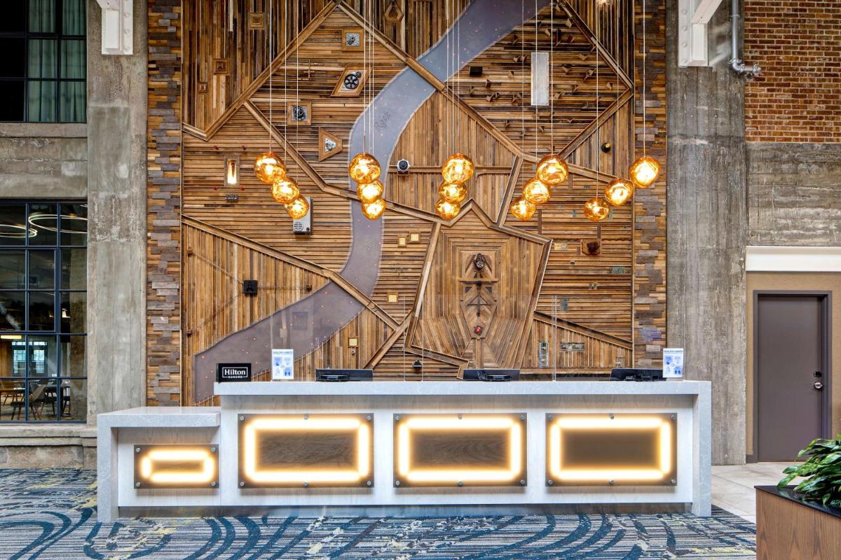 Embassy Suites By Hilton Rockford Riverfront - Housity