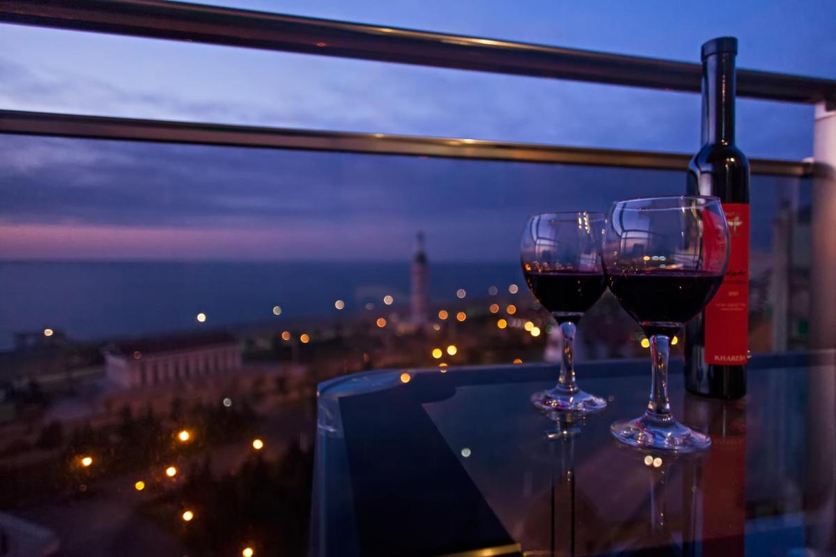 Sea View Rock Hotel - Housity