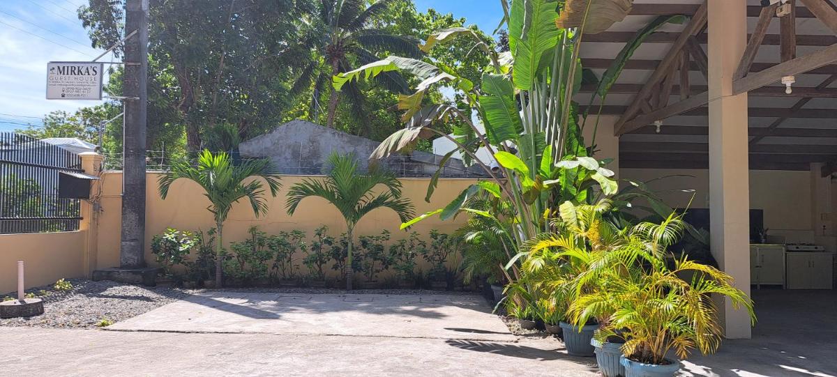 Mirka's Guest House - Housity