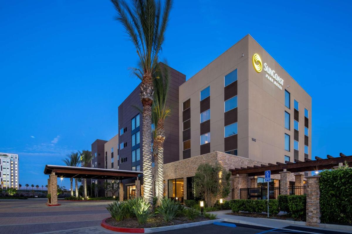 SunCoast Hotel Anaheim, Tapestry Collection by Hilton - Housity