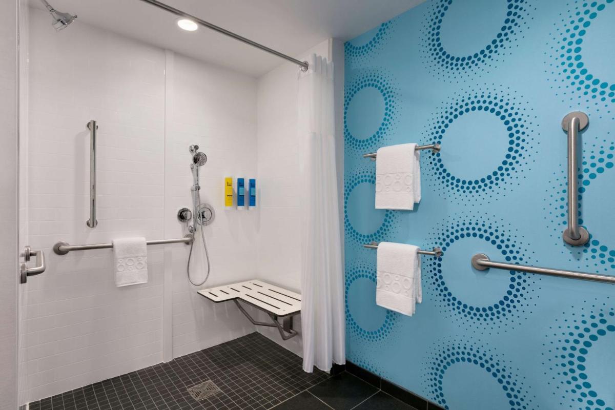 Tru By Hilton Easton - Housity