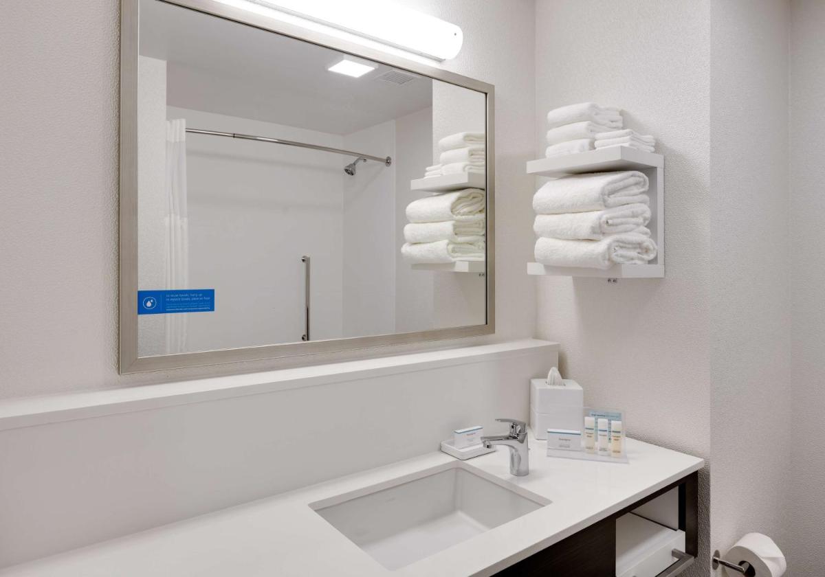 Hampton Inn by Hilton Irvine Spectrum Lake Forest - Housity