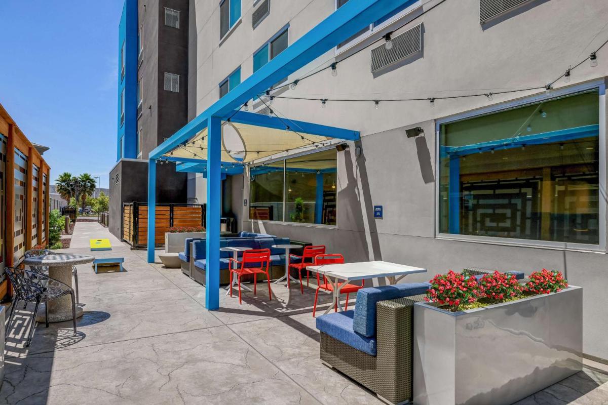 Tru By Hilton Lathrop - Housity