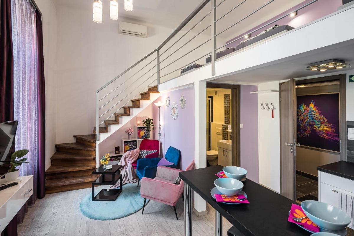 Trip and Hop - Housity