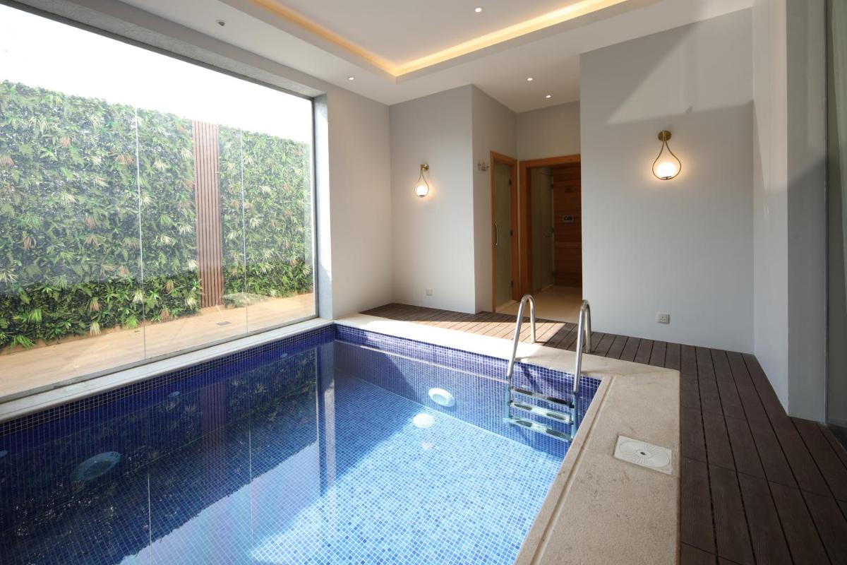 Gladiolus Hotel - Housity