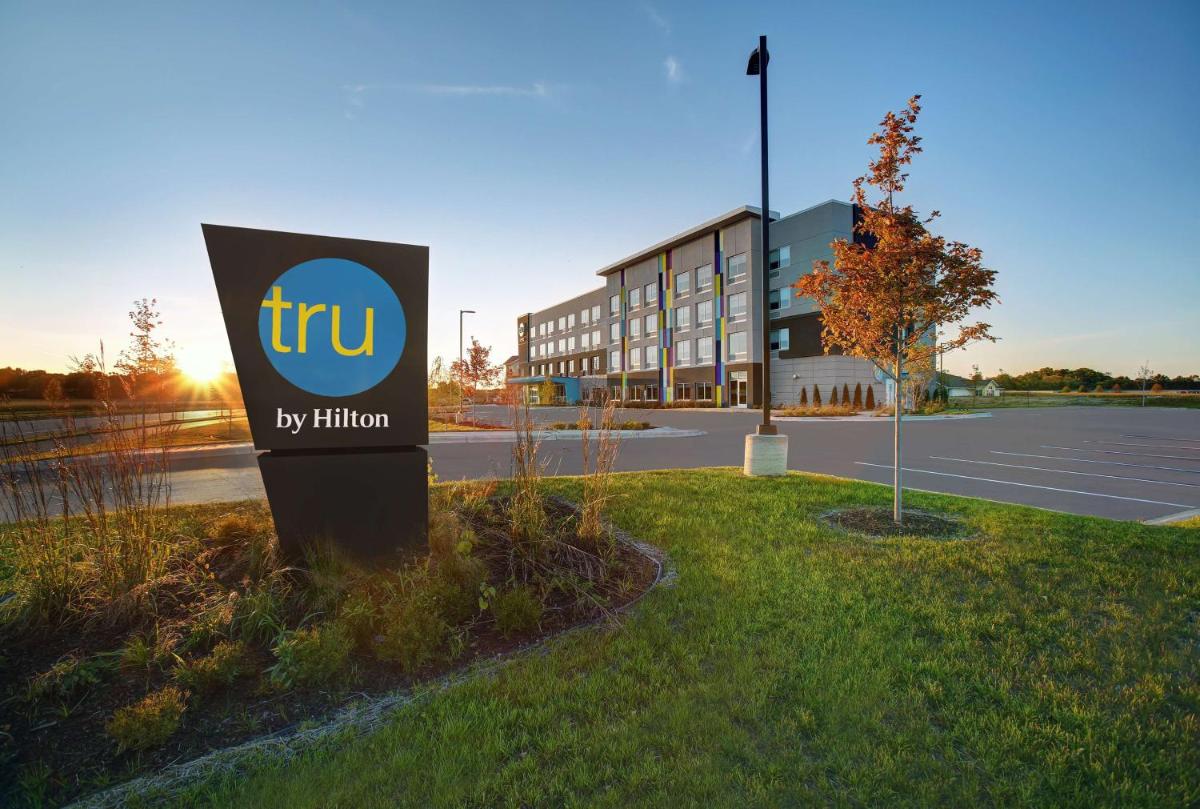 Tru By Hilton Stoughton - Housity