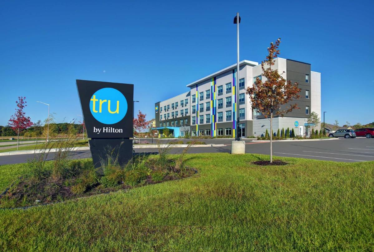 Tru By Hilton Stoughton - Housity