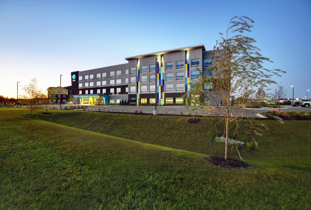 Tru By Hilton Stoughton - Housity