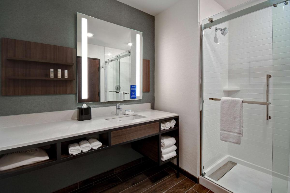 Hilton Garden Inn Kalamazoo Downtown - Housity