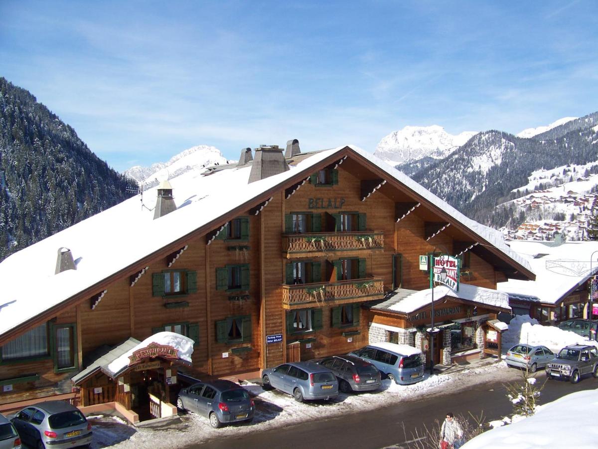 Vue générale sur la montagne ou vue sur la montagne depuis l'hôtel