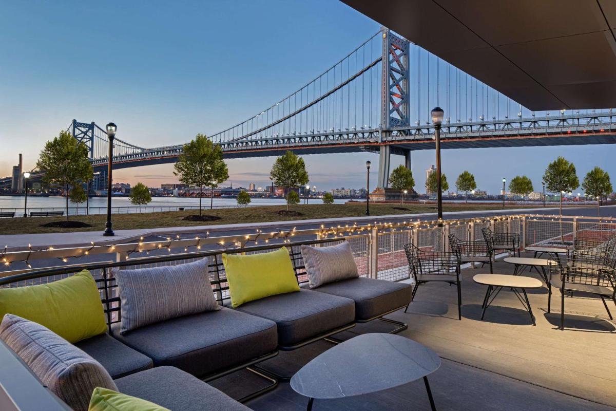 Hilton Garden Inn Camden Waterfront Philadelphia - Housity