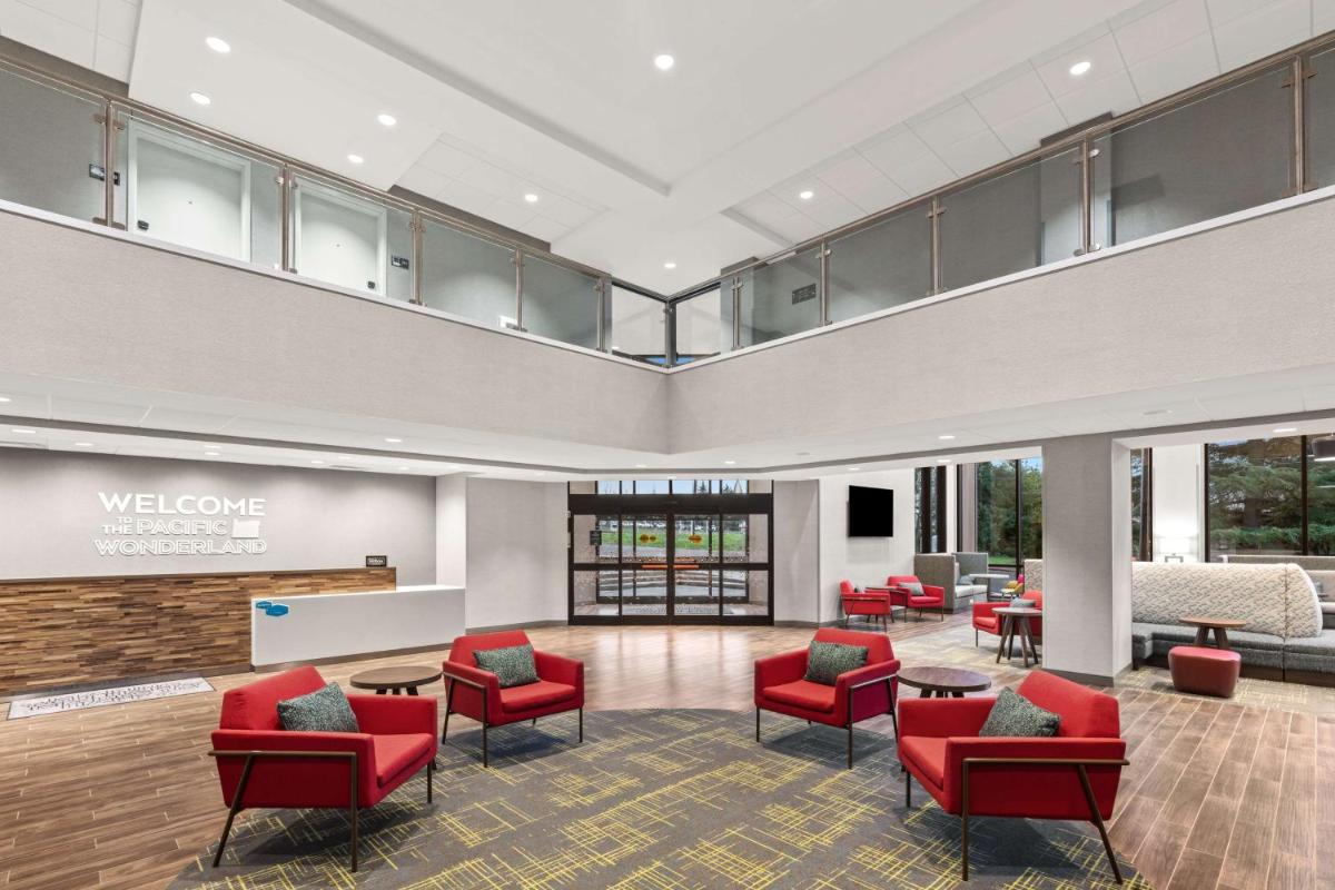 Hampton Inn & Suites Tigard - Housity
