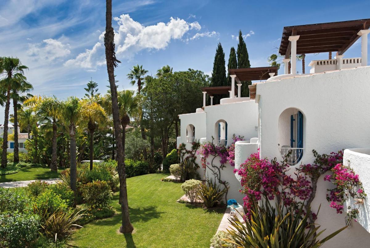 Um jardim no exterior de Vila Vita Parc