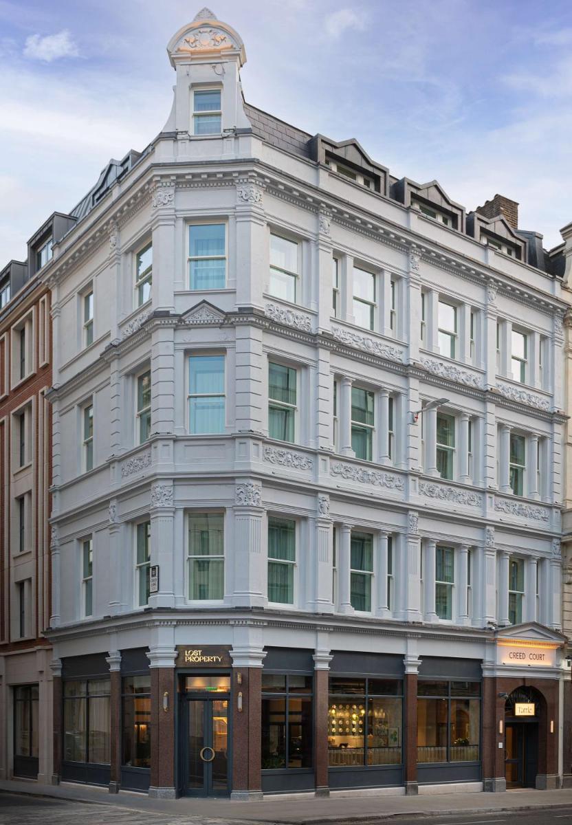 Lost Property St Pauls London, Curio Collection By Hilton - Housity
