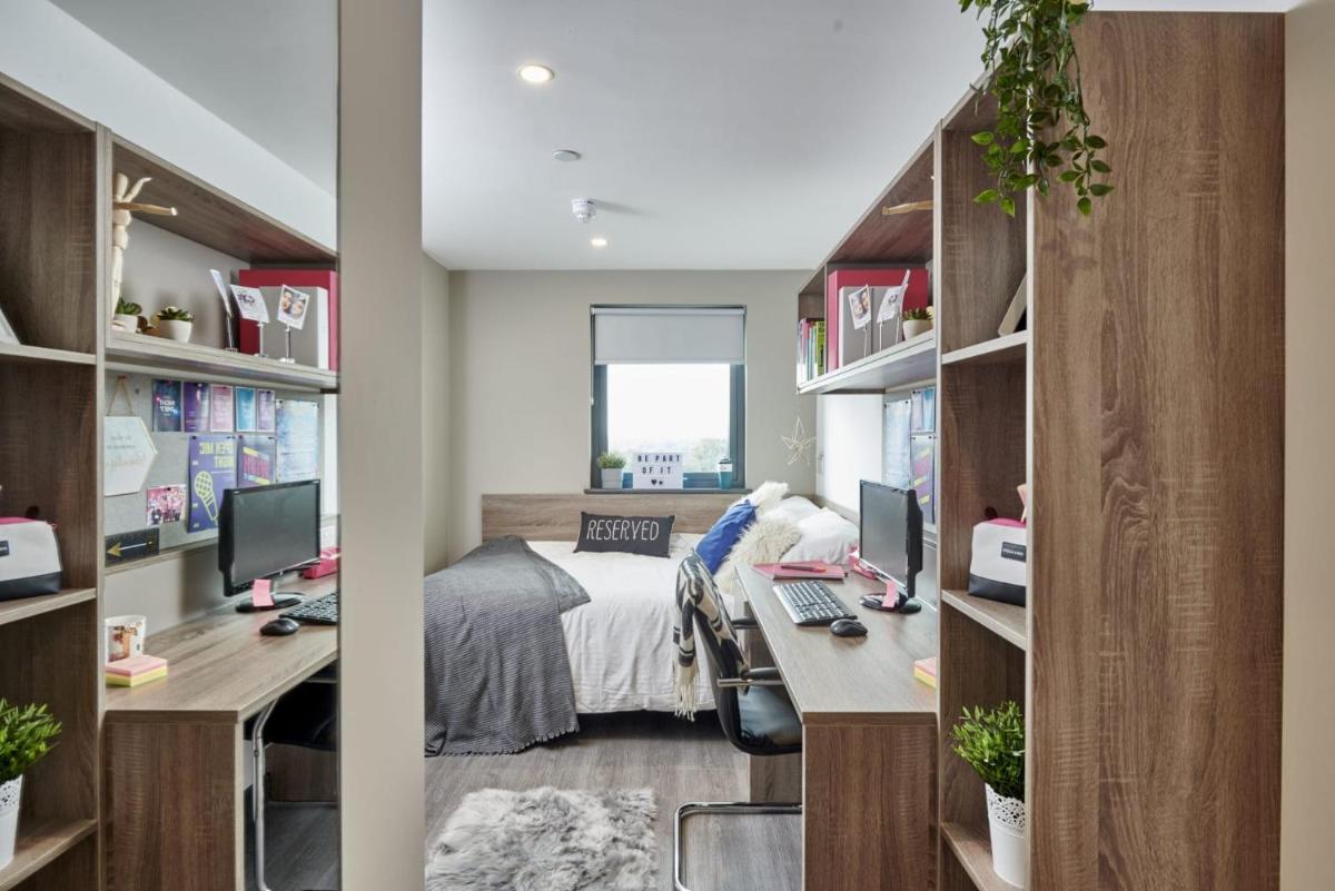 Modern Ensuites with Shared Kitchen at Trinity View Student Accommodation in Coventry - Housity