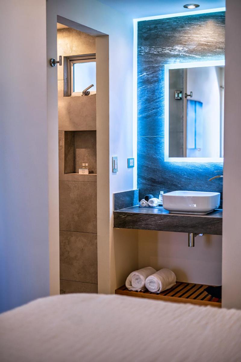 The Cove Boutique Hotel Adults Only - Housity