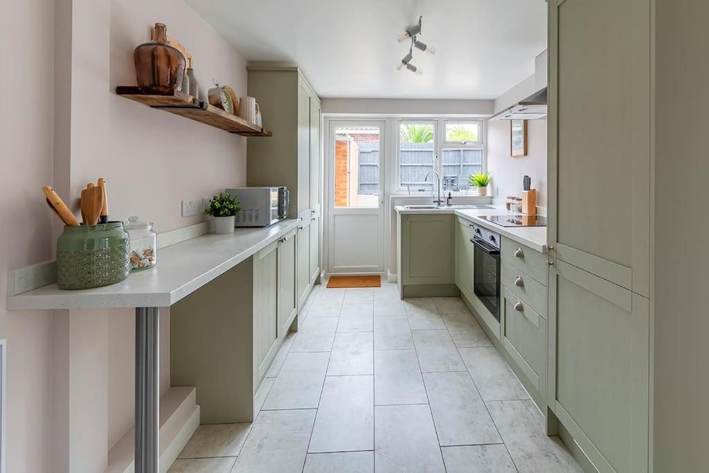 Shore House - Walton - Housity