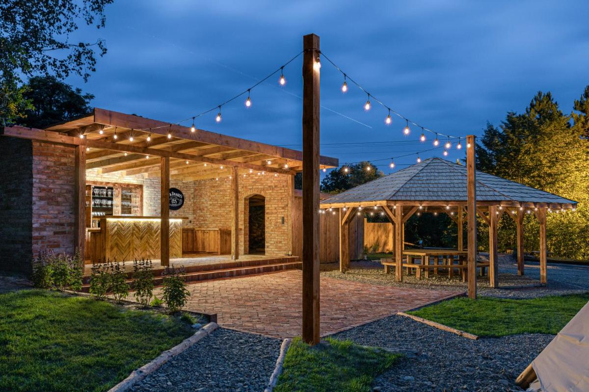 Moon Glamping Resort - Housity