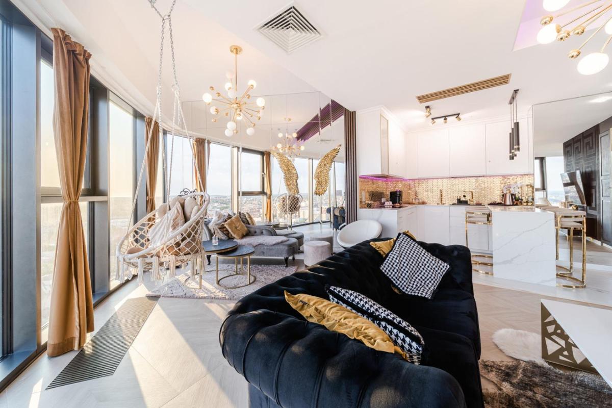 Hanza Tower GOLD-21 Deluxe 63m2 with Pool & Spa - Housity