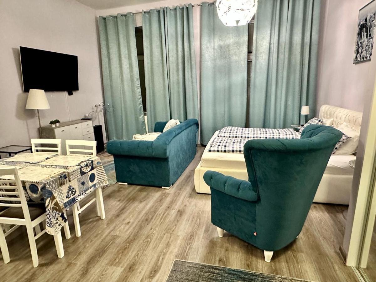 Kings main square Apartment - Housity