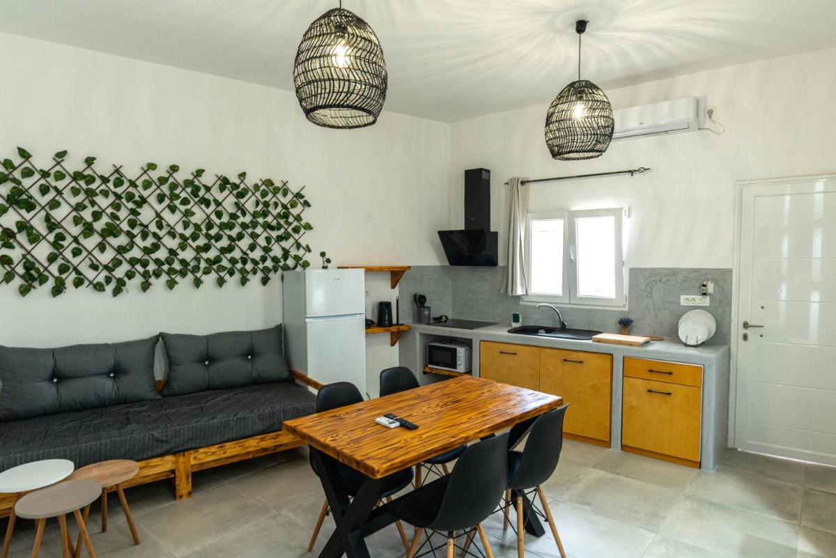 Suitetrails - Vlychada's Diamond Apartments