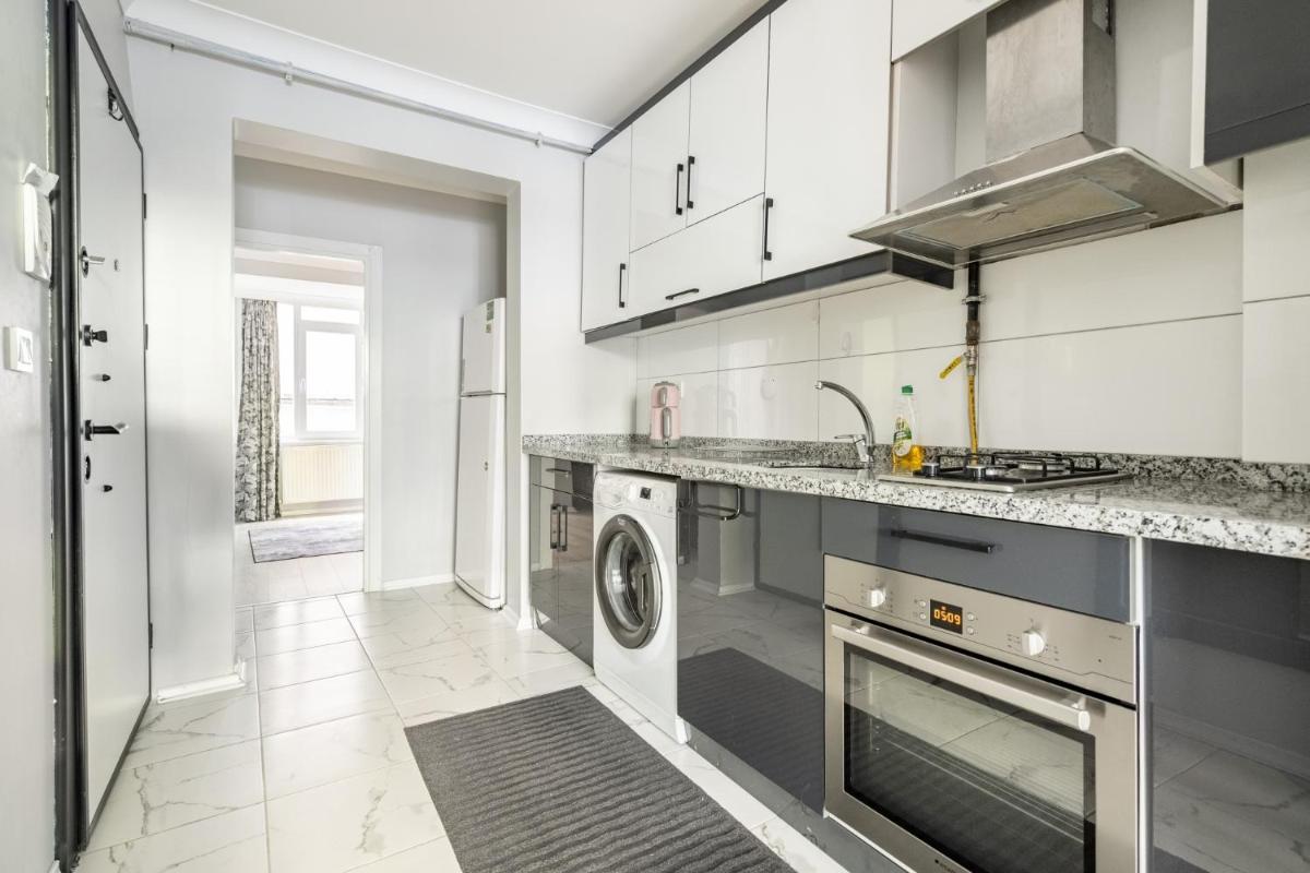 Lovely Apt w Balcony, 8 min to Forum Istanbul - Housity