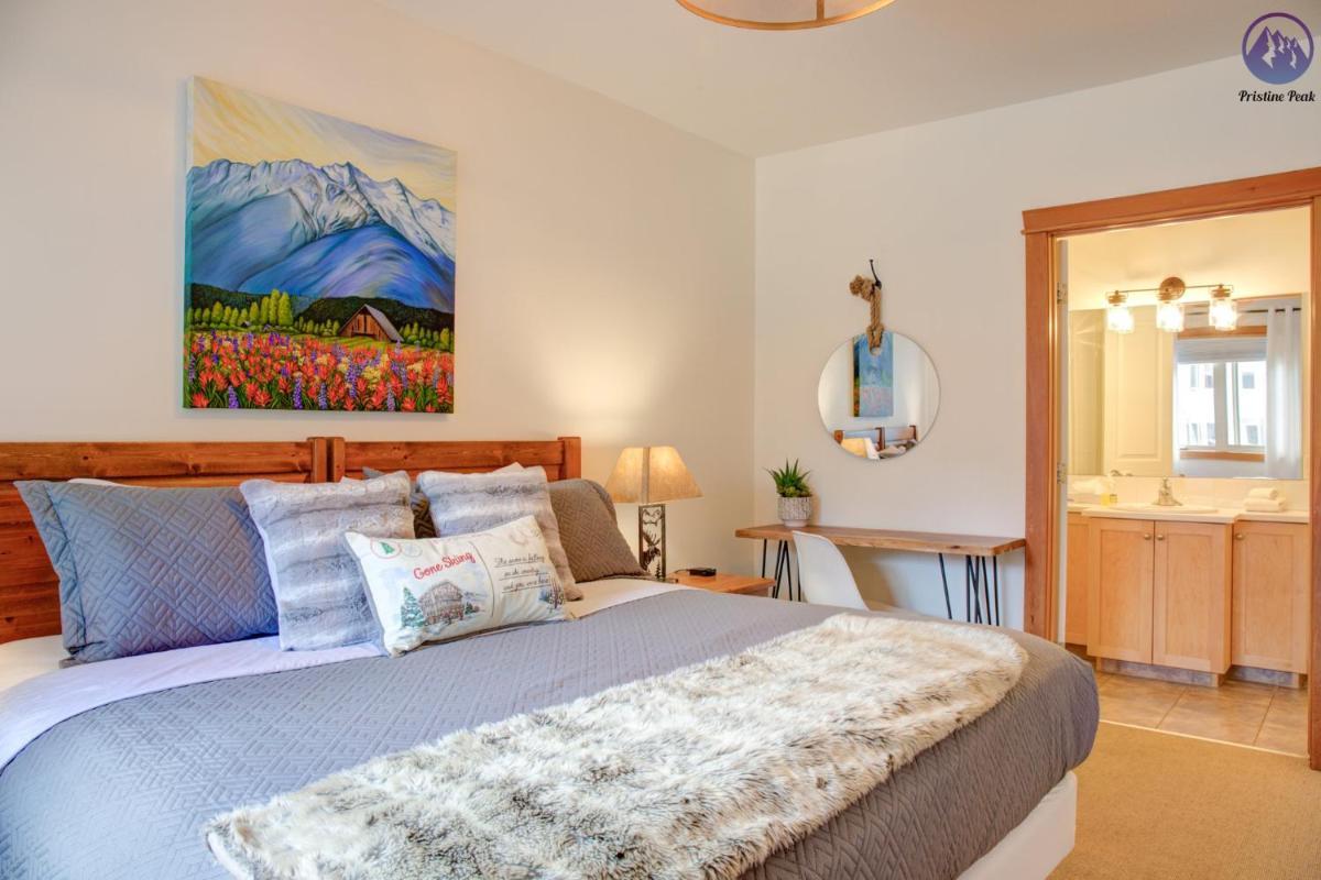 Modern Nordic 2 Bedroom Mountain View Condo - Housity