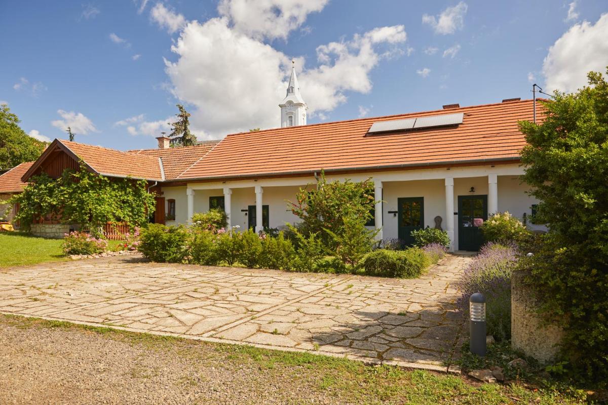 Barta Pince Vendégház Mád - Housity