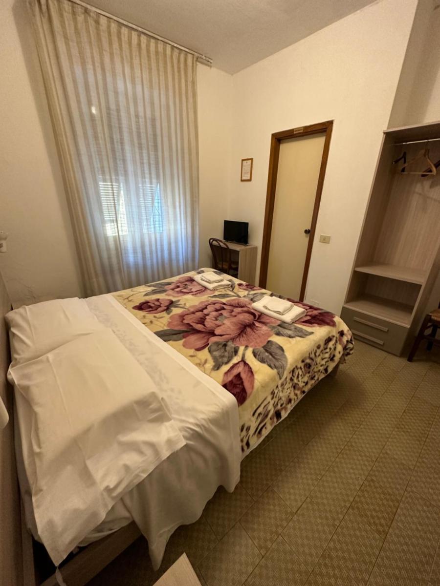 Hotel Aurora - Housity