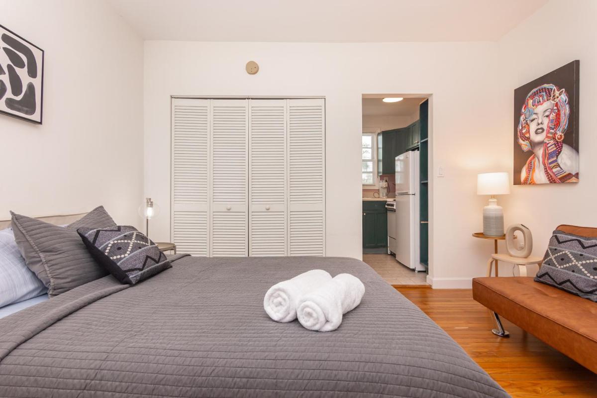 Suitetrails - Fort Lauderdale - Cozy Studio with Free Parking- 5 minutes to Las Olas Beach