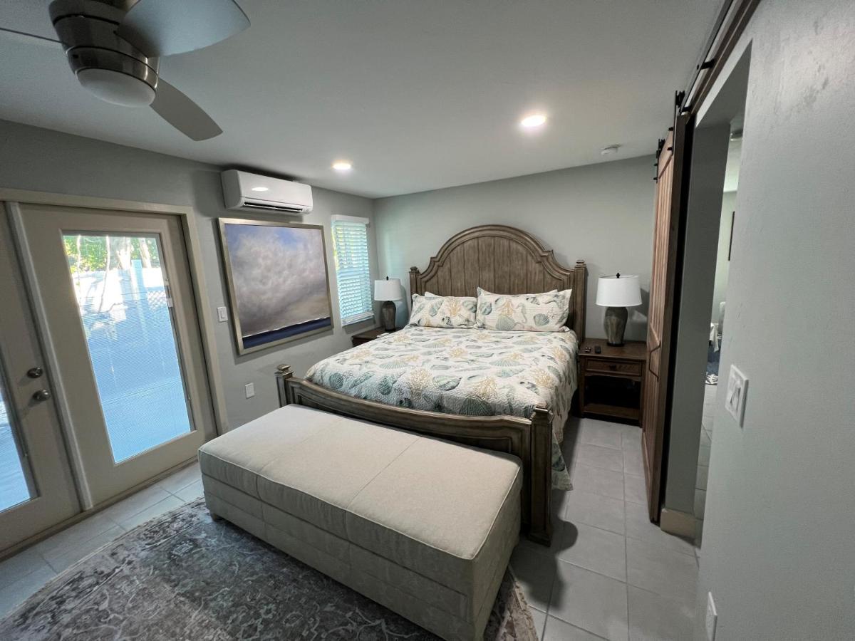 Tarpon Tale Inn - Housity
