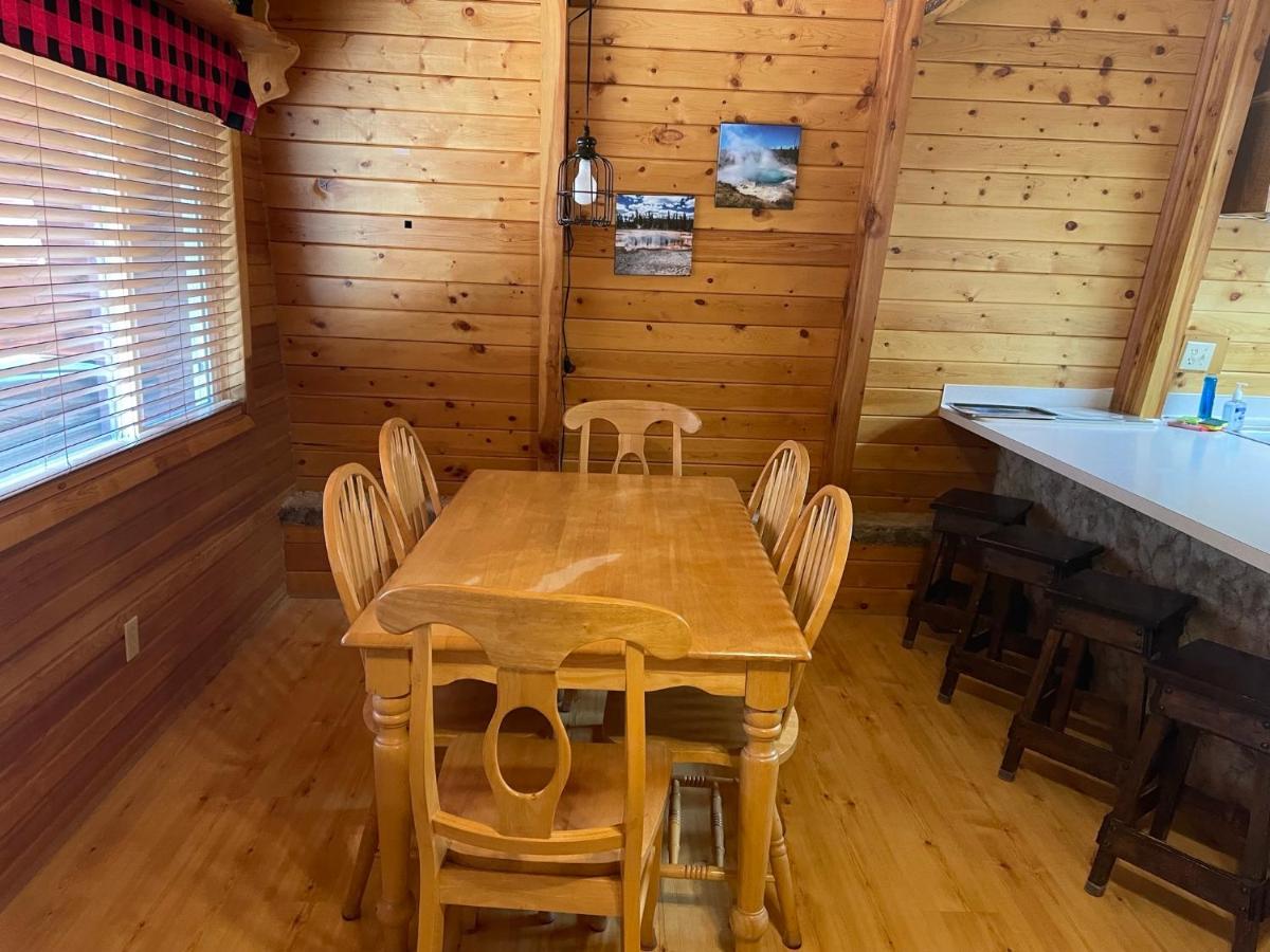 Yellow Goose Chateau - Housity