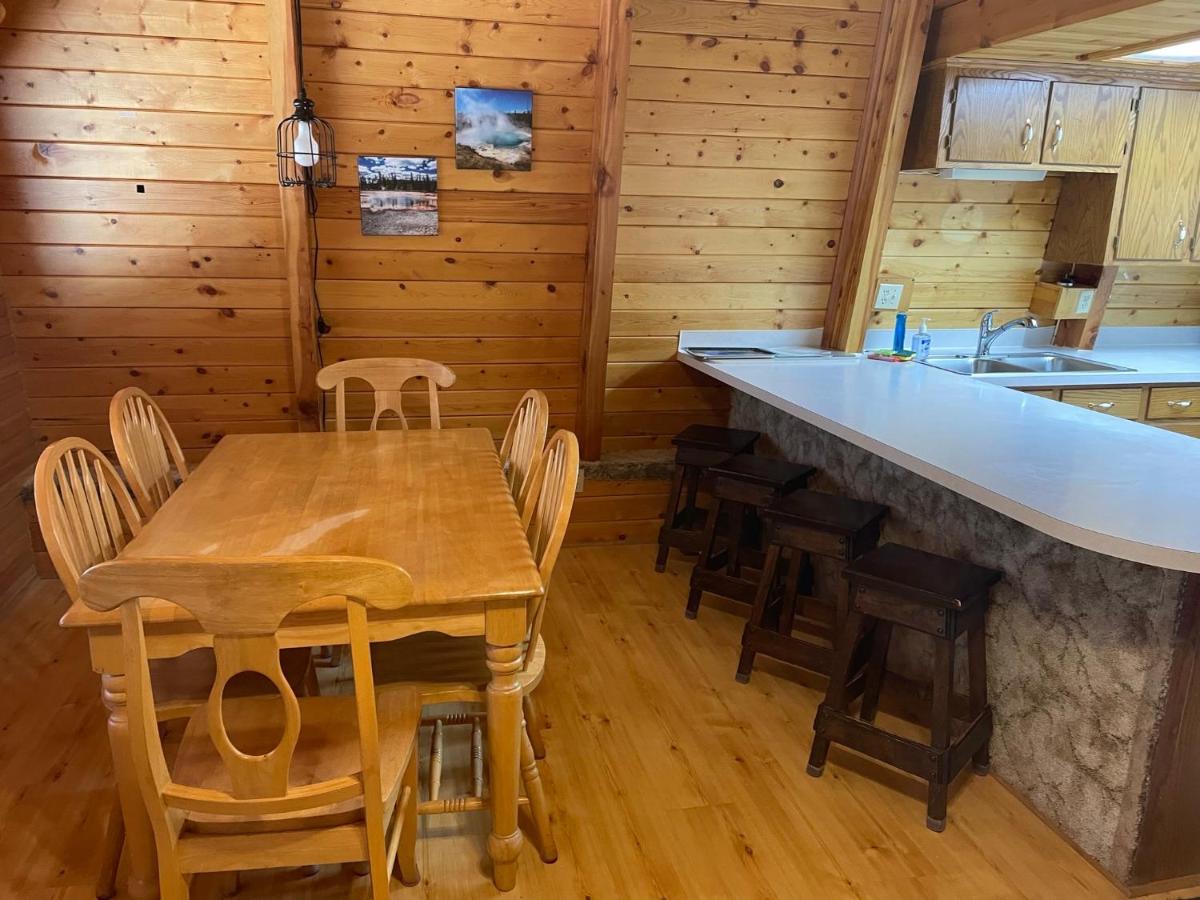 Yellow Goose Chateau - Housity