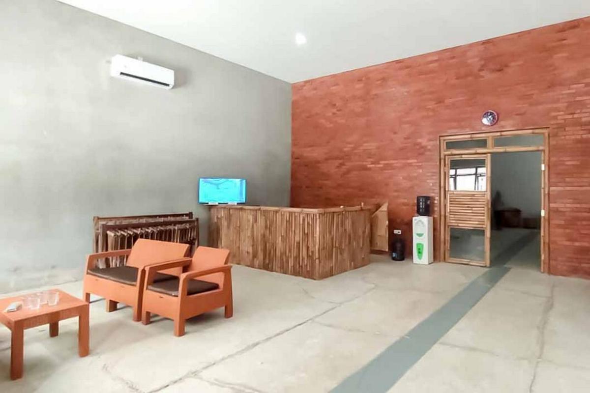 Sukawana Guest House Mitra RedDoorz - Housity