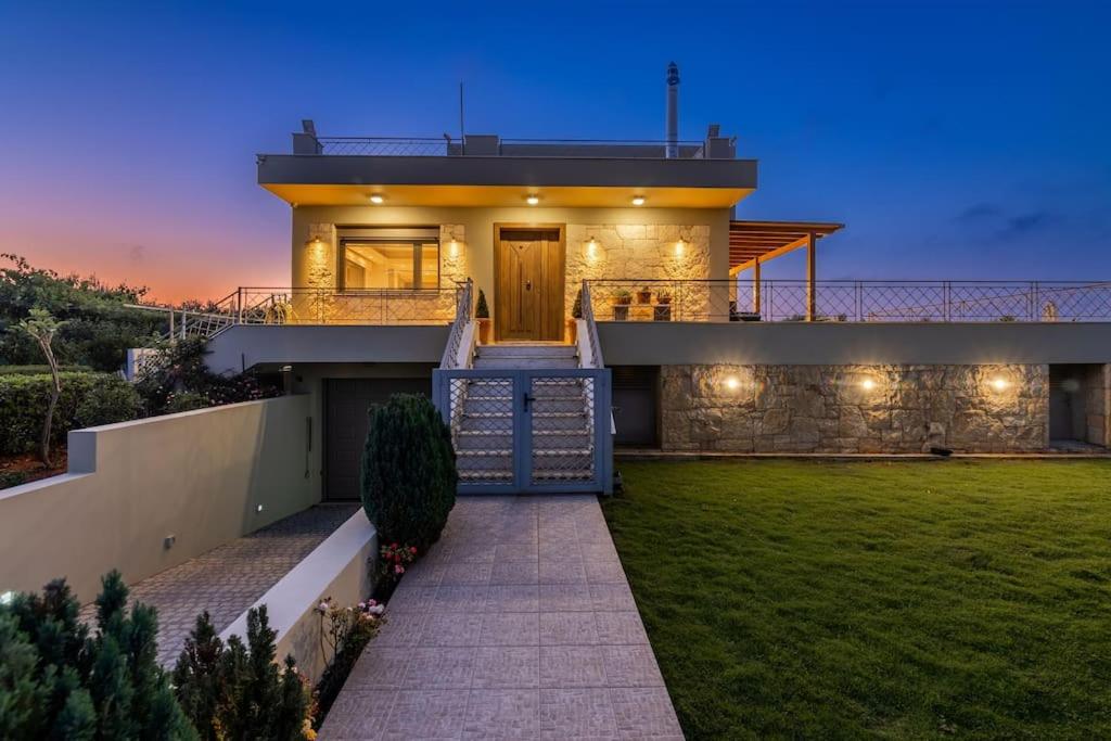 Villa Luna - Housity