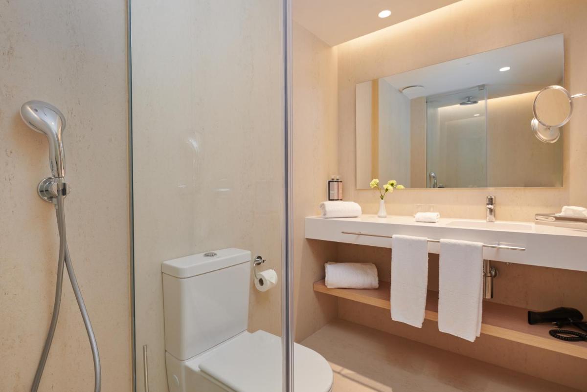Un baño de Hipotels Mediterraneo Hotel - Adults Only