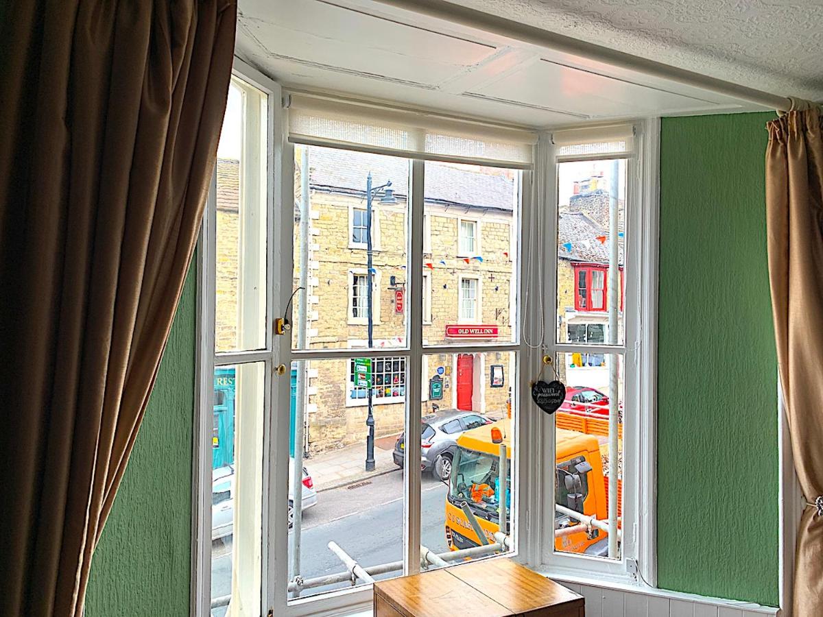 Spacious Georgian Apartment, Central Barnard Castle. - Housity