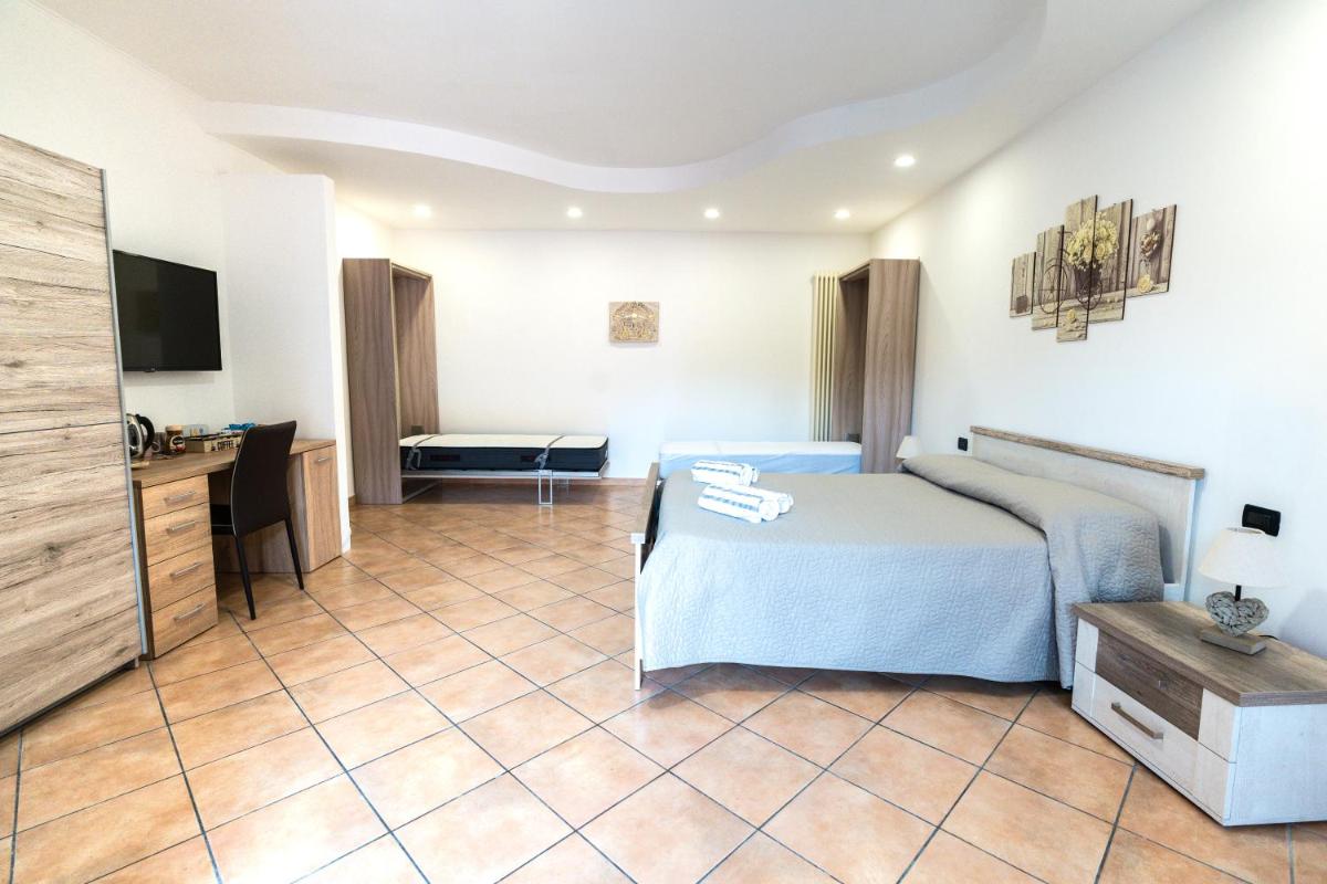 Margot Family - Housity
