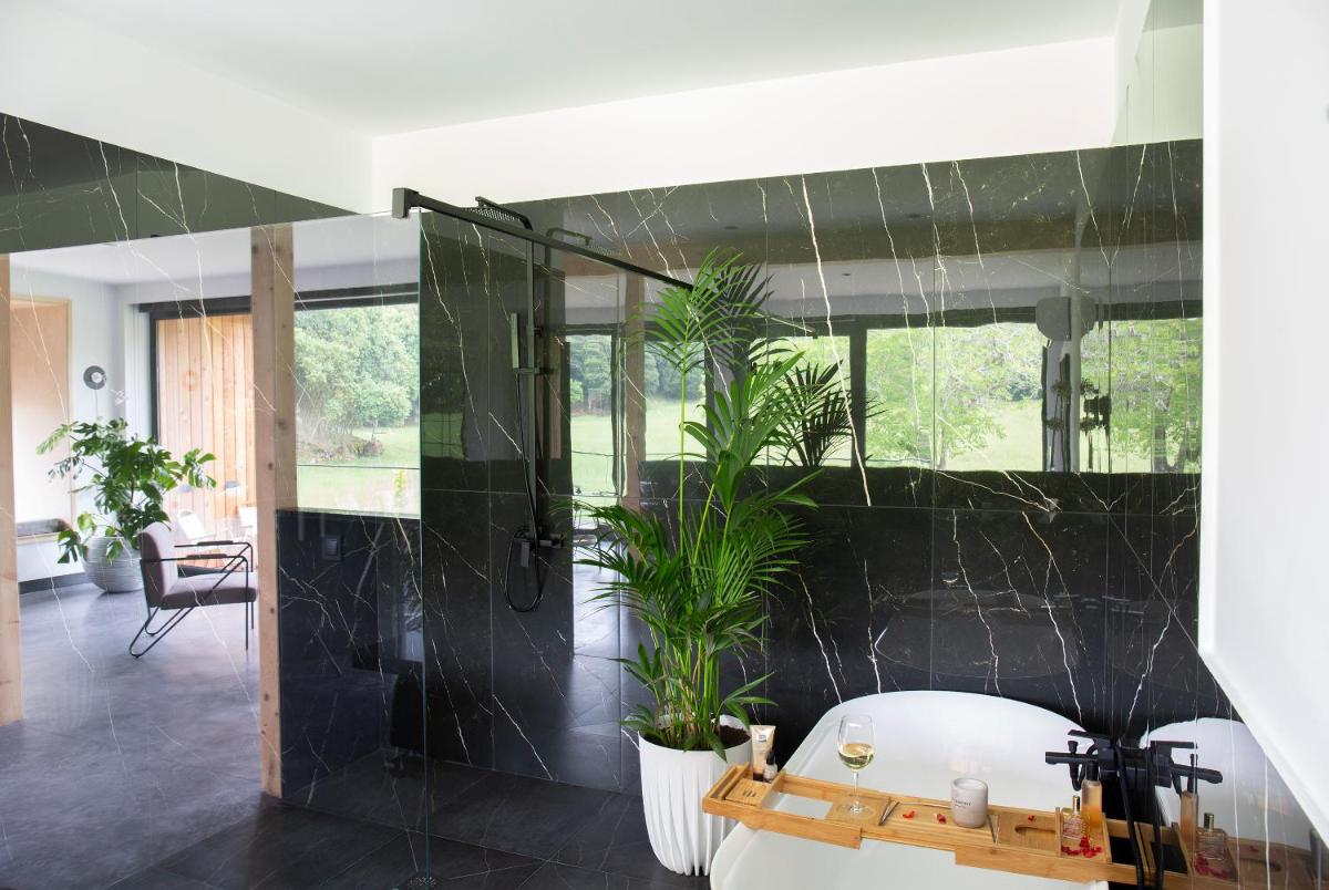 VIBE LUXURY CABINS - Housity
