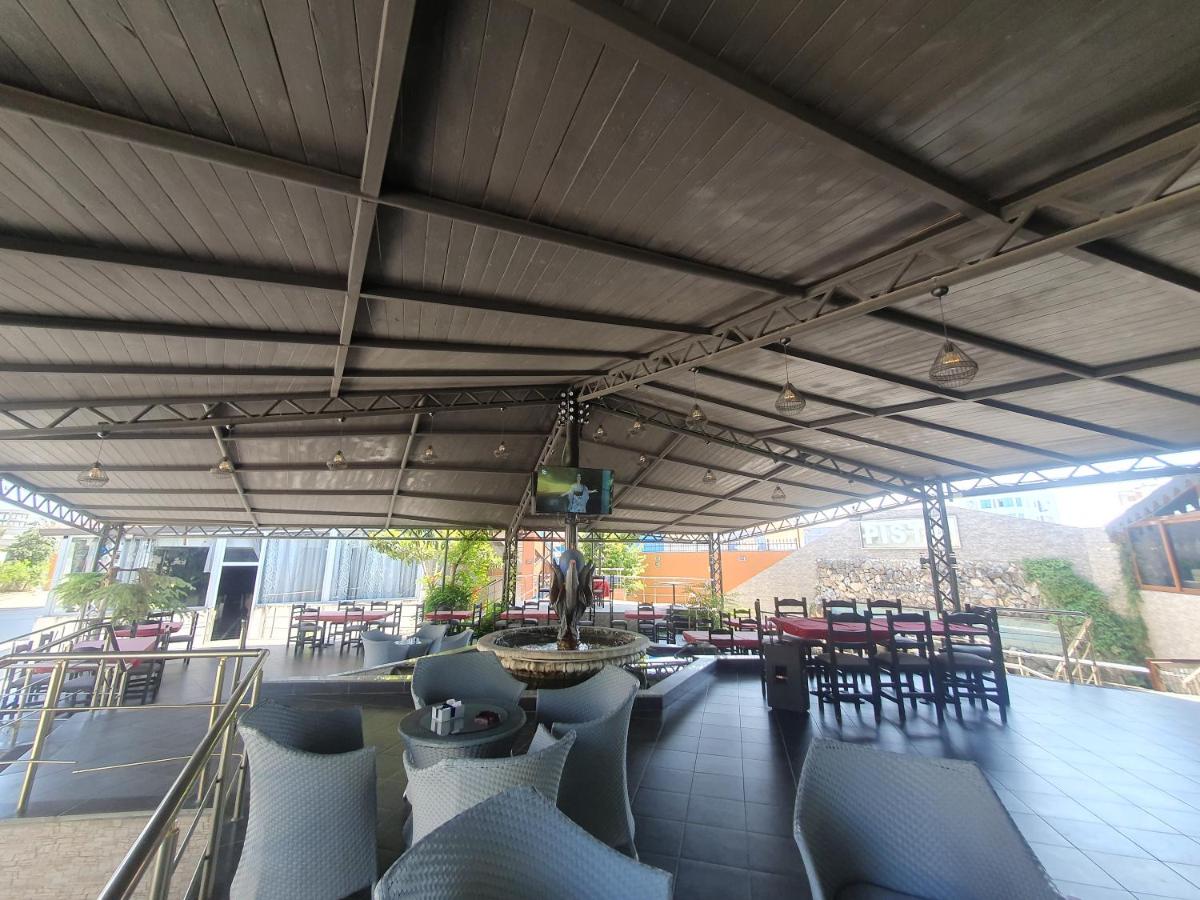 Garden Palase Hotel - Housity
