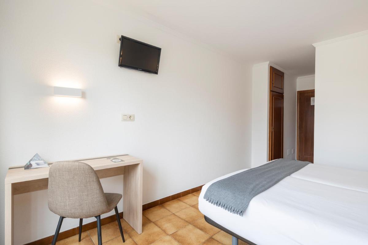 Hotel Alda Camiño Inglés - Housity