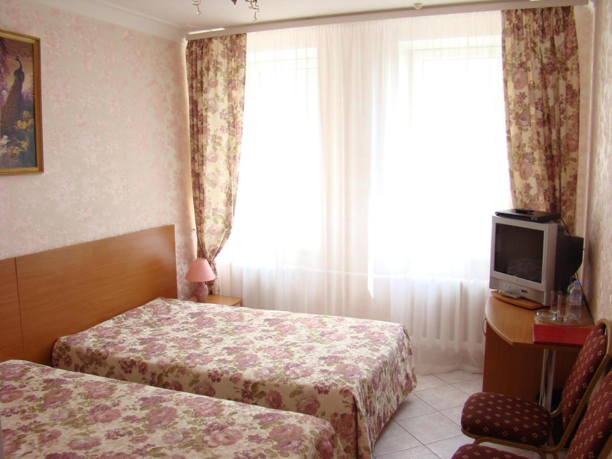Gostinichno-Restoranny Compleks Chetyre Sezona - Housity