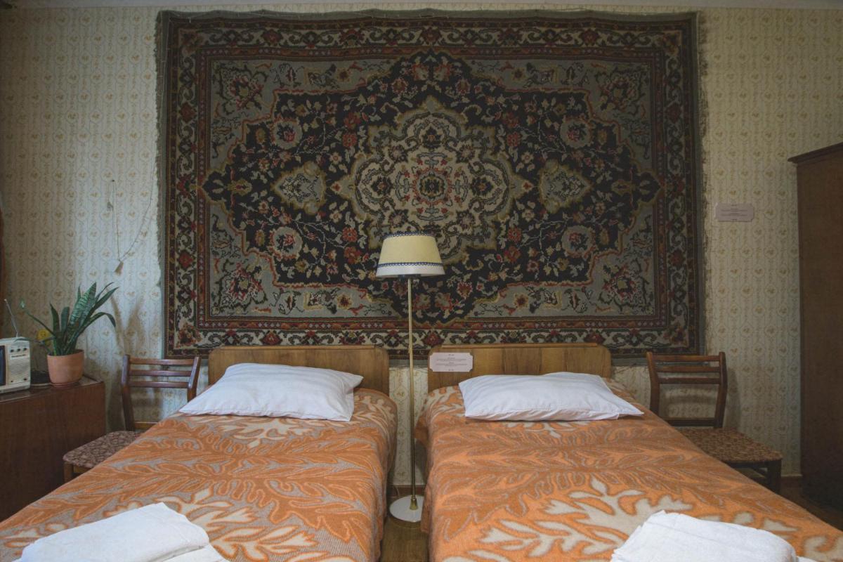 Suitetrails - USSR Museum Apartment