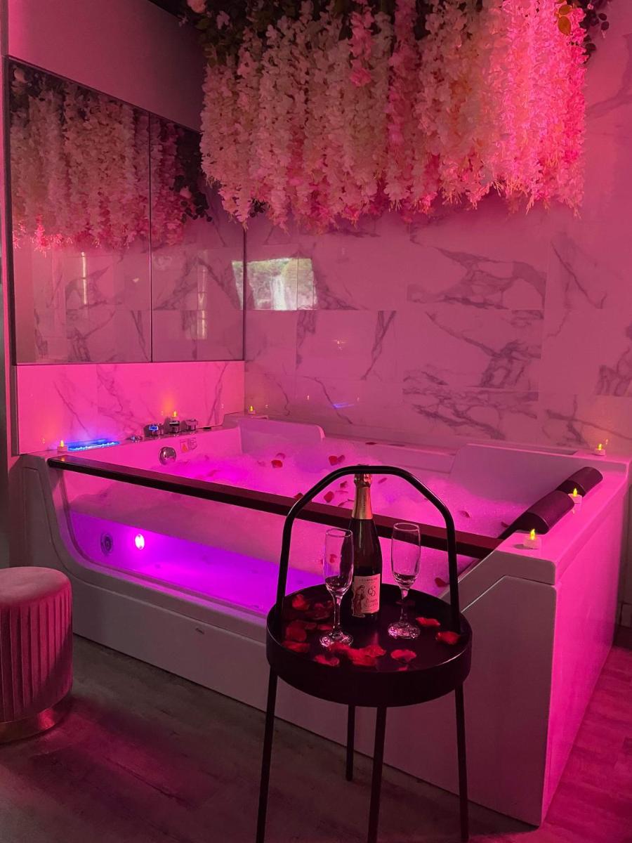 Superbe appartement avec Balnéothérapie/spa/ Champagne - Housity