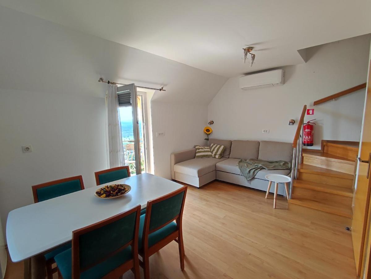 Zidanica-Vineyard Cottage Jakše - Housity